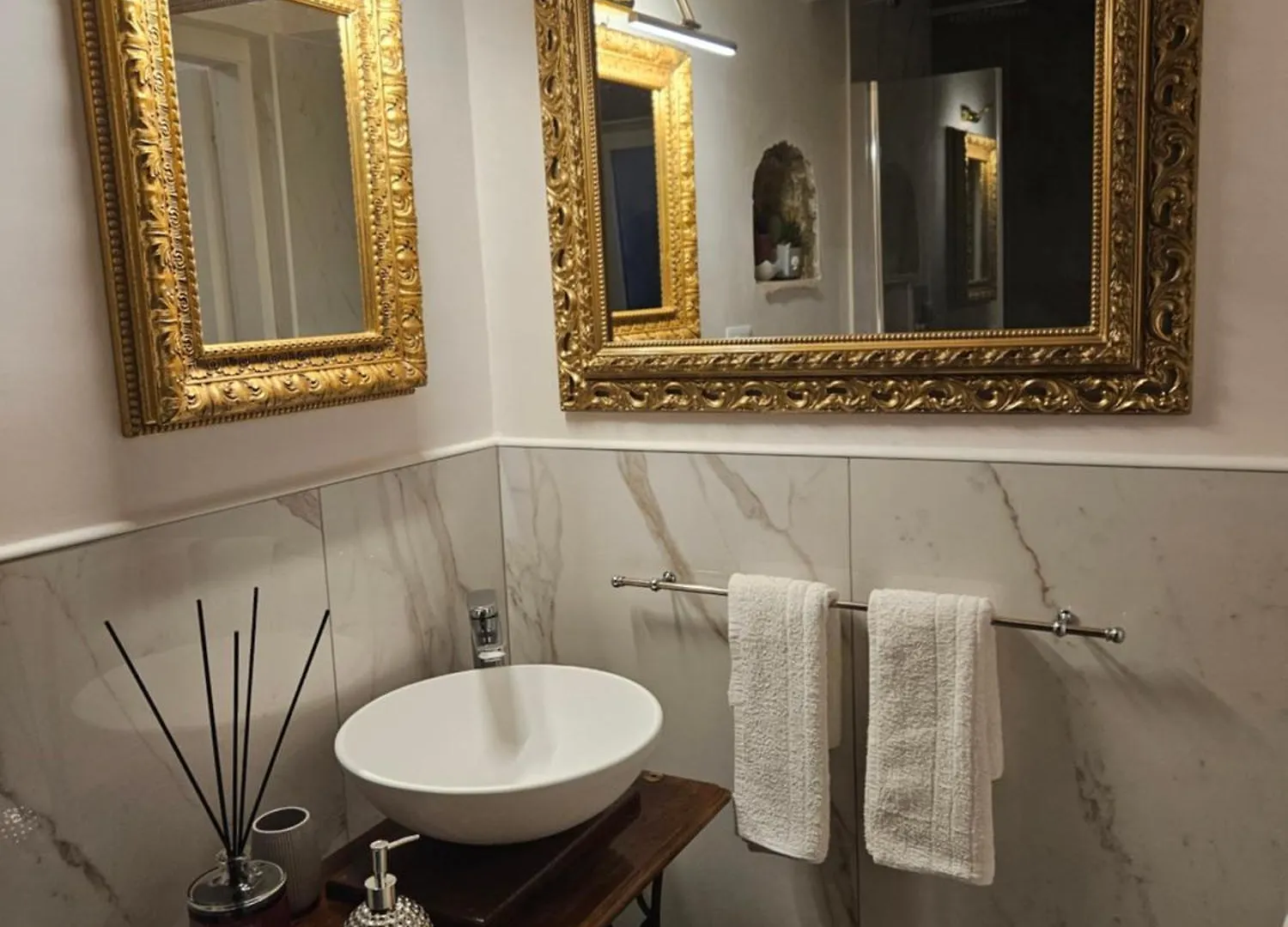 Niloufar Residence Napoli Casa vacanze